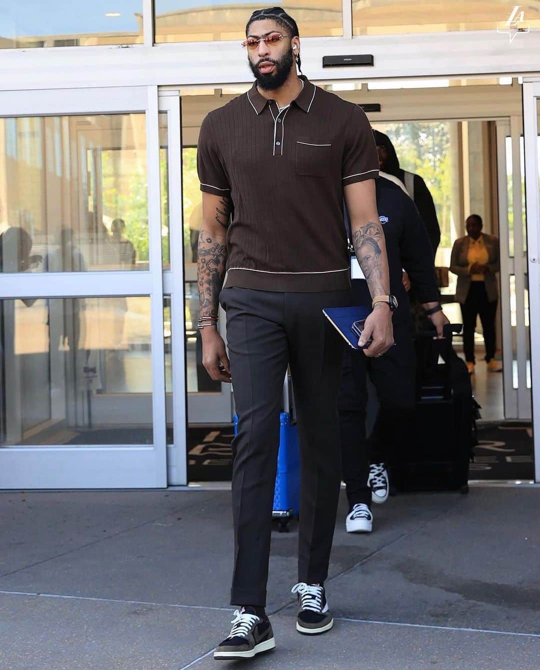 トッドスナイダーのインスタグラム：「Anthony Davis in the Italian Riviera Sweater Polo.   Styled by @padrewesmore」