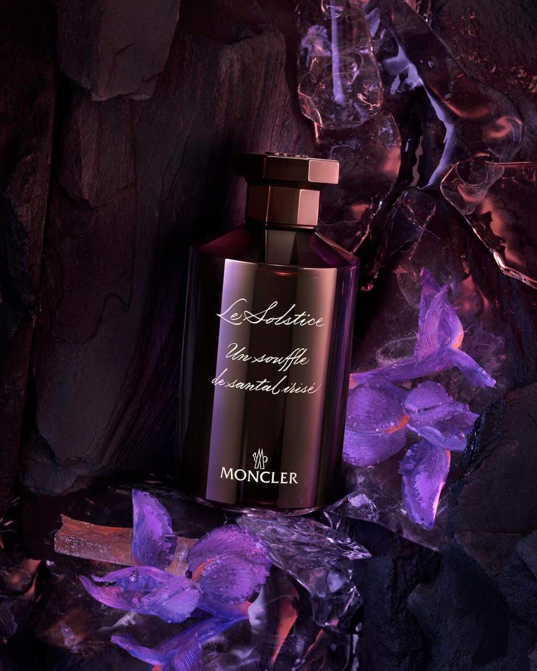 モンクレールのインスタグラム：「An olfactory odyssey. Six of the world’s most notable perfumiers dreamed up Les Sommets Moncler’s fragrances and signature interior scent, inspired by alpine woods.   Whether the freshly-powdered iris accord of Le Solstice, or Les Roches Noire’s glimmer of amber woods, it’s time to venture higher with Les Sommets Moncler.   Now at moncler.com  #MonclerParfums」