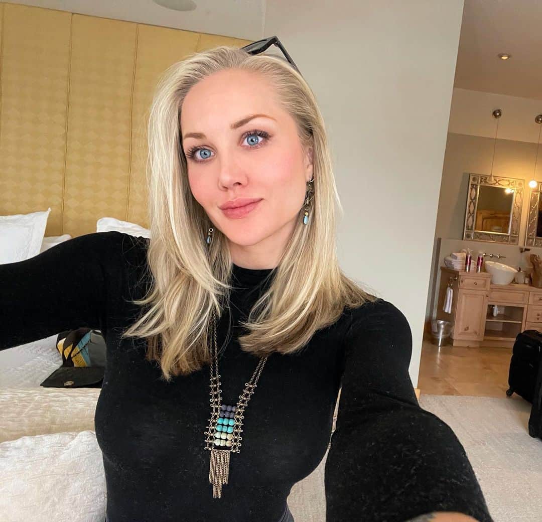 Sarah Sinclairさんのインスタグラム写真 - (Sarah SinclairInstagram)「Just a buncha selfies 📸 I’m going to miss Crested Butte even though it was 2 degrees when I left this morning 😣 gonna post the fun stuff when I get back to Austin」4月22日 0時05分 - sinielie