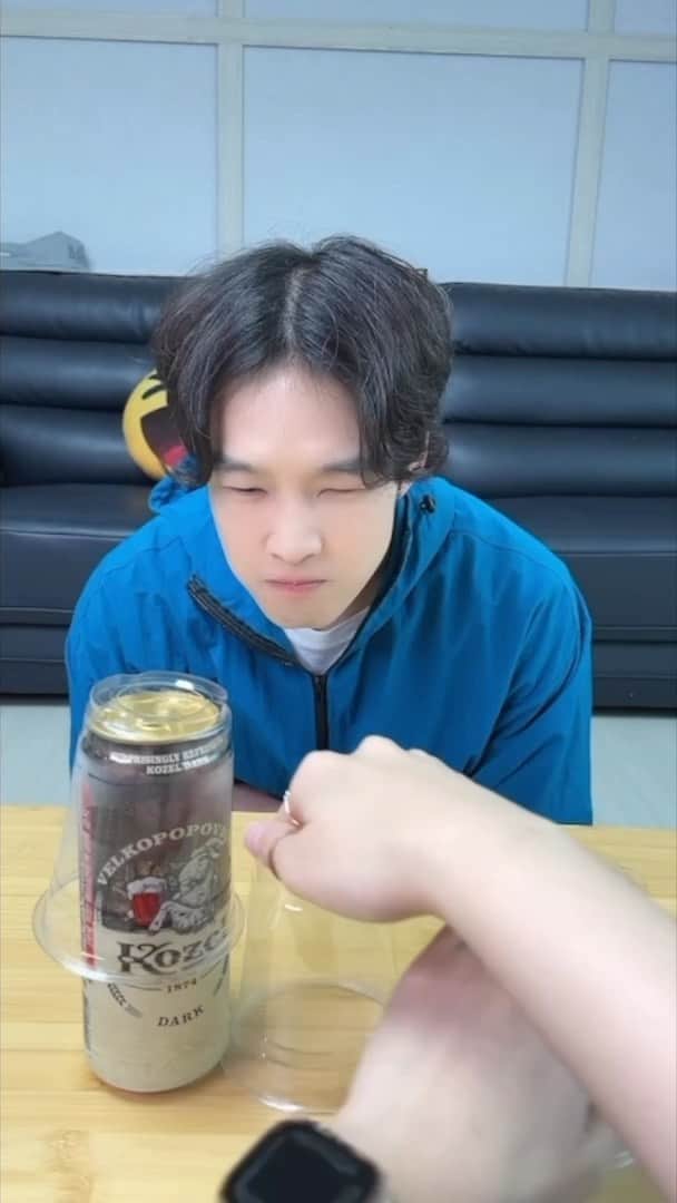 グァンヨン のインスタグラム：「#이어찍기 이상하다 난 모르겠던데.. #추천 #추천떠라 #fyp #おすすめ #xyzbca」
