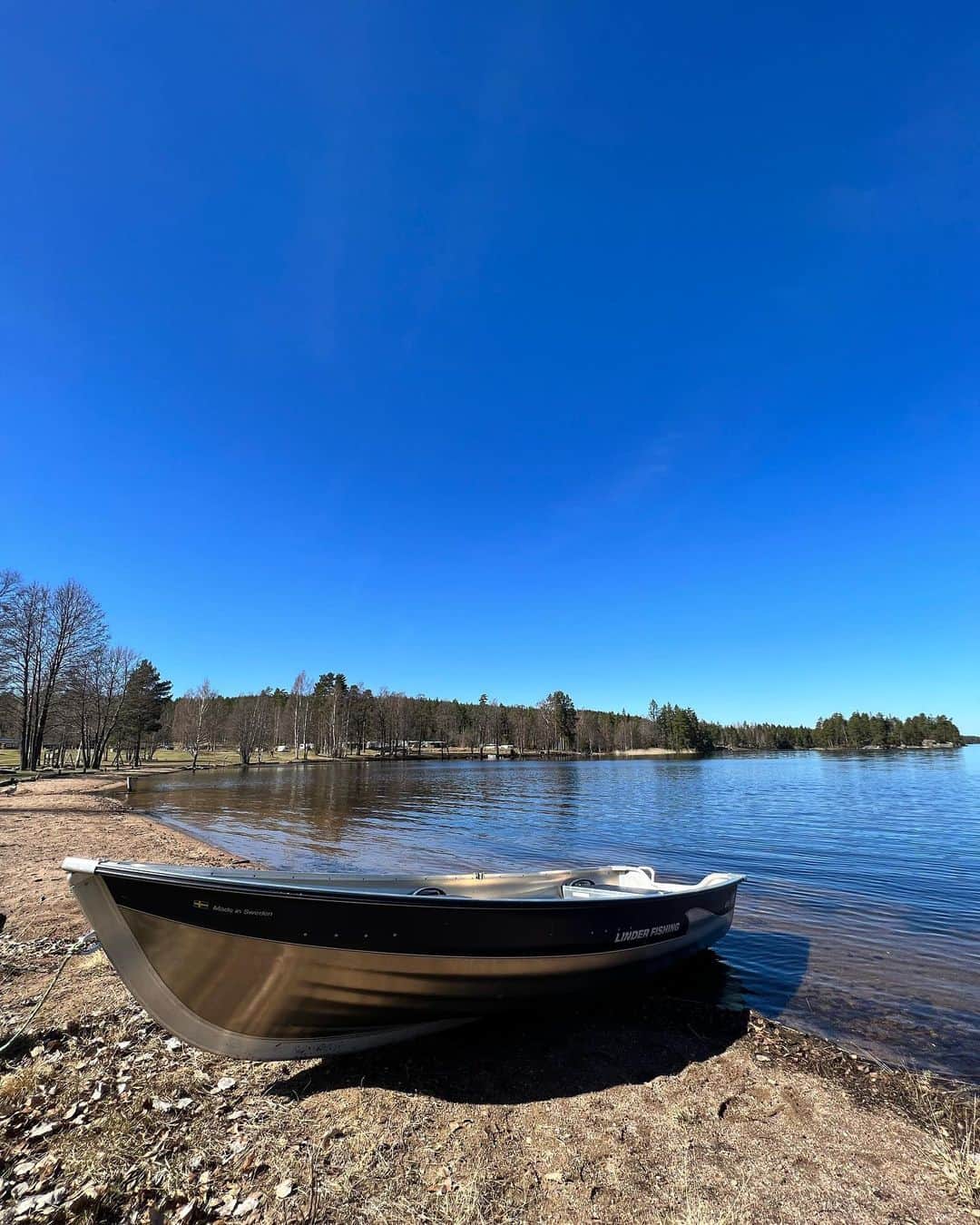 ルーベン・ブロマールトさんのインスタグラム写真 - (ルーベン・ブロマールトInstagram)「What a place to be!🏕️🇸🇪☀️  @camp__grinsby   #nofilter #campgrinsby #sweden #camping #campinglife #visitsweden #quad #boat #canoe #nature #naturephotography #paradise #årjäng #säffle #tösse #åmål」4月22日 0時41分 - rubenblommaert