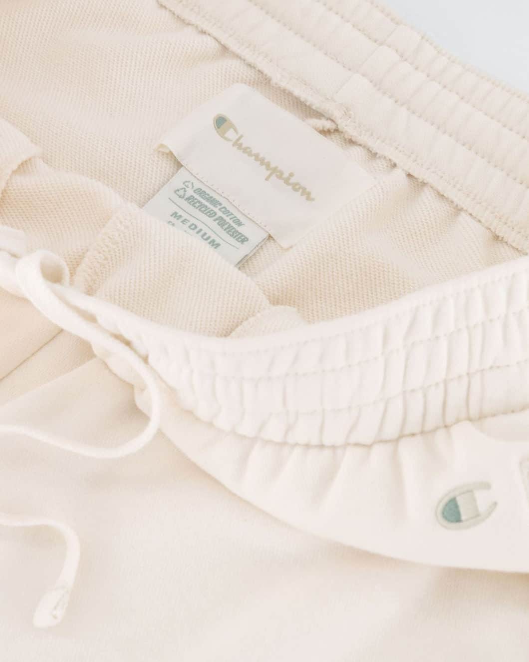 Champion EUのインスタグラム：「It's all in the details. Up close and personal with the Eco Future collection. 🍃」