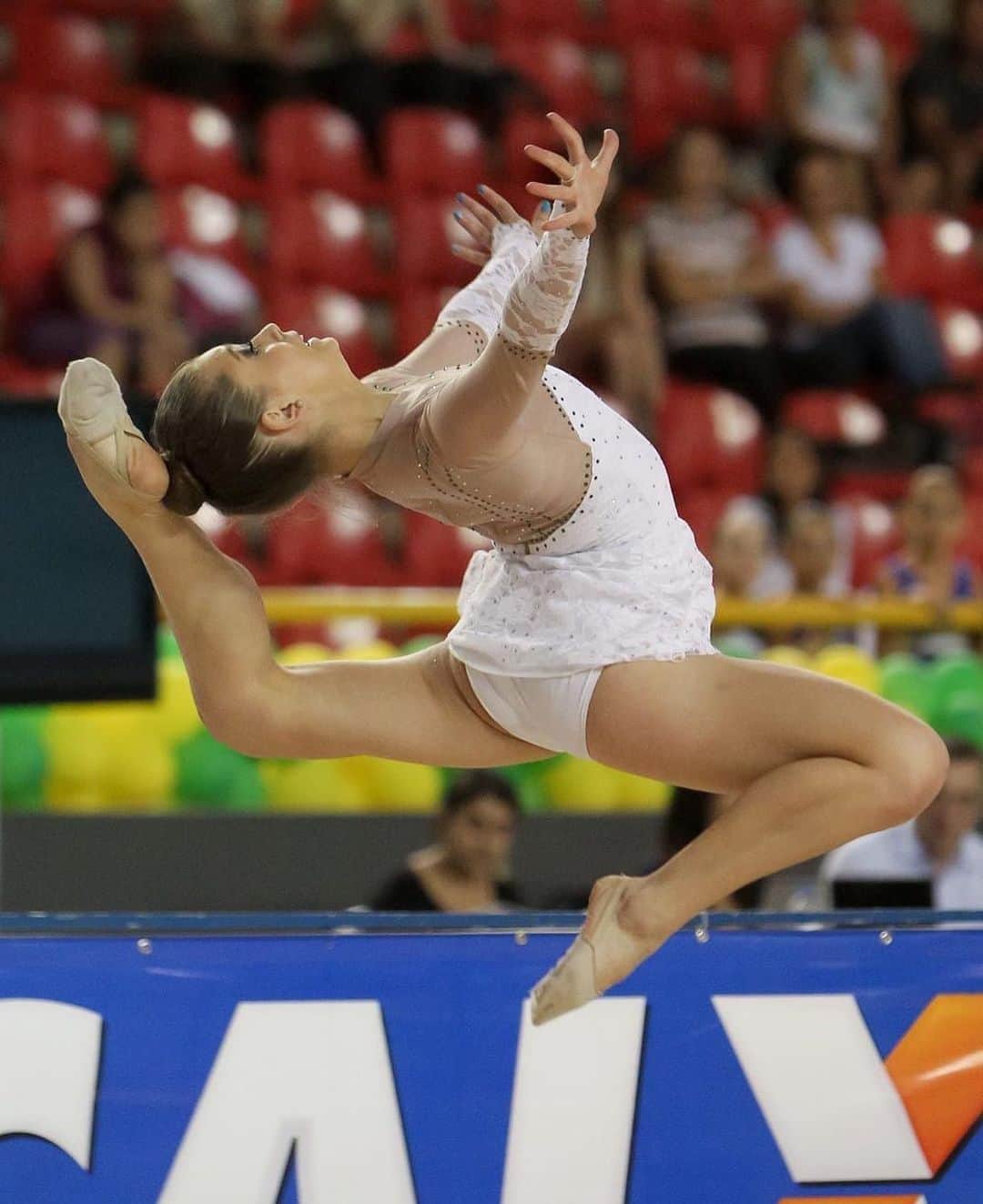 モルガーナ・ギマッキさんのインスタグラム写真 - (モルガーナ・ギマッキInstagram)「✨ . . . #gymnastics #rhythmicgymnastics #jumping #missingit #love」4月22日 0時55分 - morganagmach