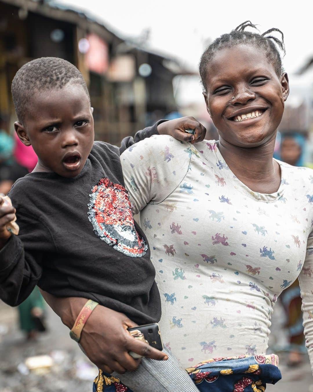 unicefさんのインスタグラム写真 - (unicefInstagram)「“I want my child to succeed.”  Jemlat was happy when she came across a team of health workers on her way home with her son Fawaz on the crowded streets of Gengere in Lagos, Nigeria.  The team was providing vaccines to protect children against potentially lethal diseases. Fawaz was unvaccinated at that point and received his first set of vaccines!  He's now on the way to being protected from life-threatening diseases, including measles and polio.  #ForEveryChild, a healthy future.  © UNICEF/U.S. CDC/Nelson Apochi Owoicho」4月22日 1時00分 - unicef