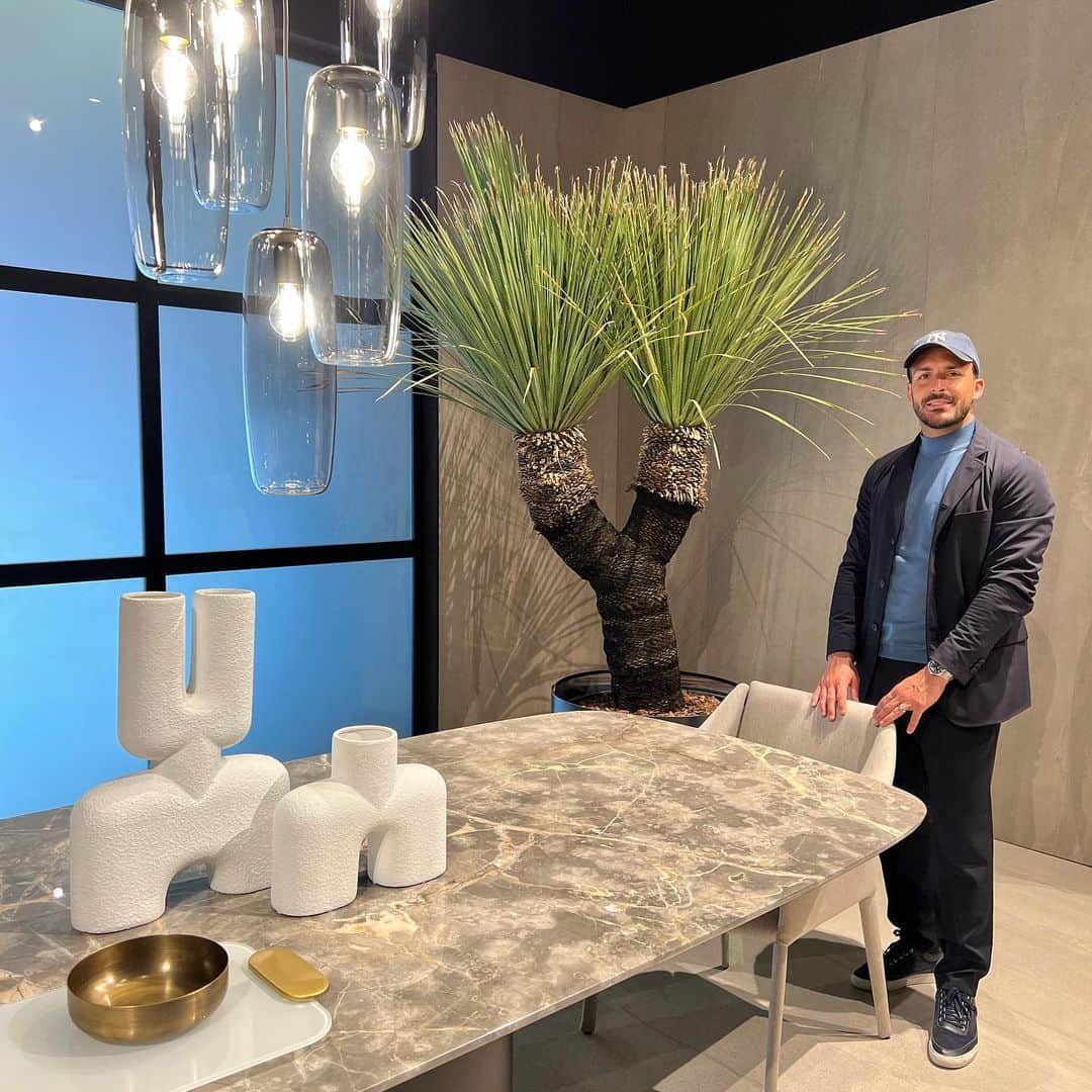 ジュリオ・ドナーティのインスタグラム：「Design & more 💡✏️ #designweek #salonedelmobile #architecture #design #interior」