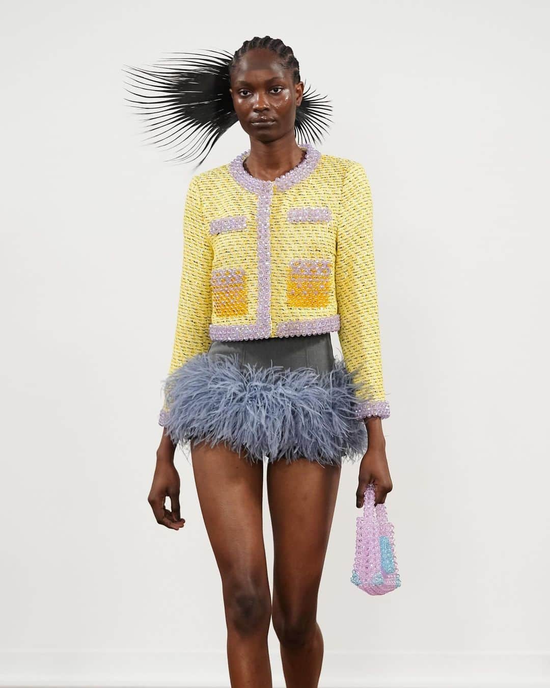 Fashion Weekのインスタグラム：「Fly like a bird. From New York to Milan, Spring/Summer and Fall/Winter 2023 collections have entered a feather frenzy.   Photos courtesy of @gettyimages」