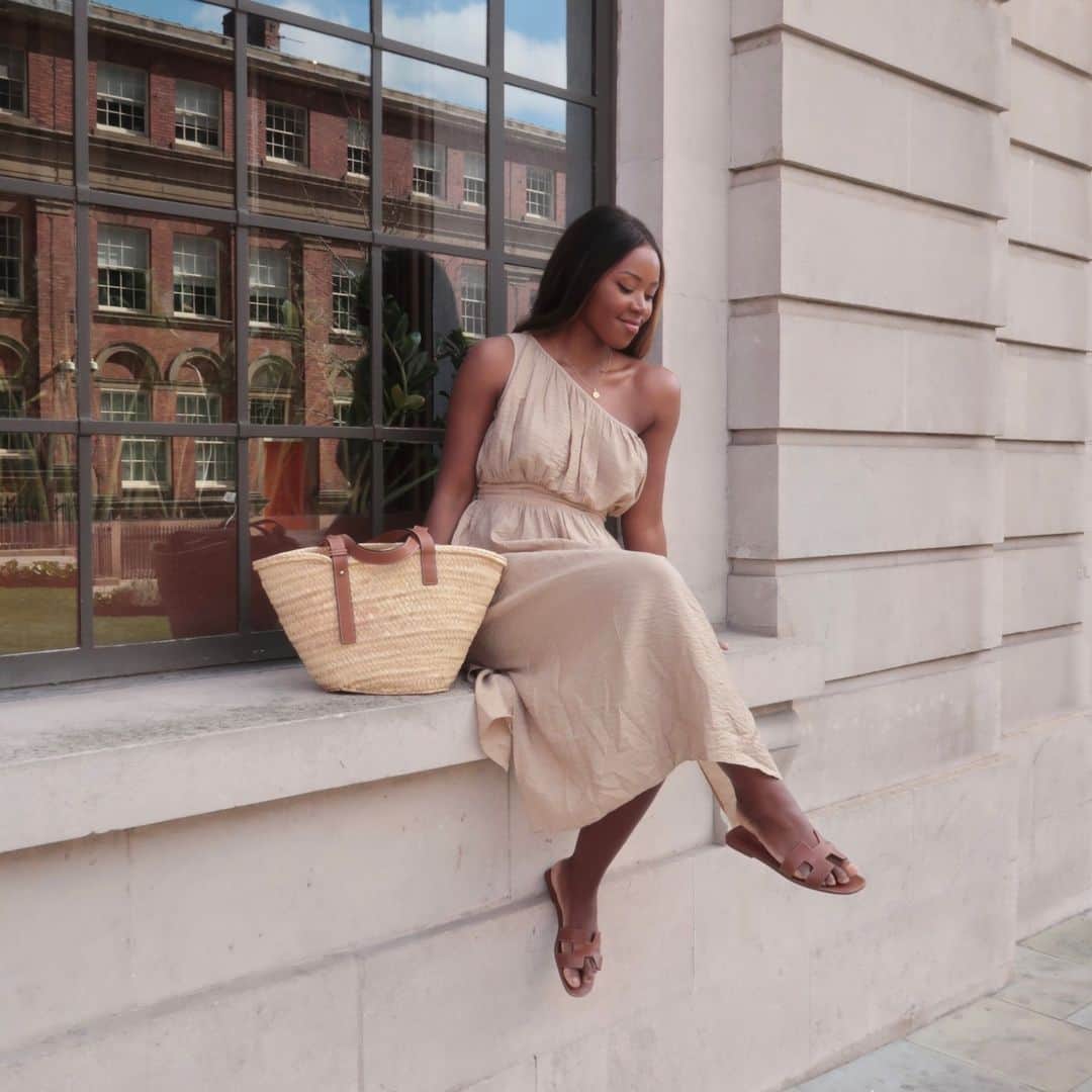 フレンチコネクションのインスタグラム：「New neutrals, as seen on the beautiful @josephineslooks 🤍🤍」