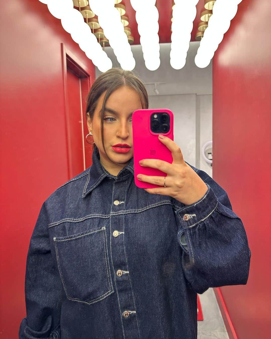 Bruna Unzuetaのインスタグラム：「💙🦋🐟🚙🐠🪁🧢👕」