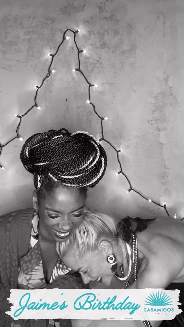 ジェイミー・キングのインスタグラム：「@jaime_king Birthday vibe ✔️✔️ Passed」