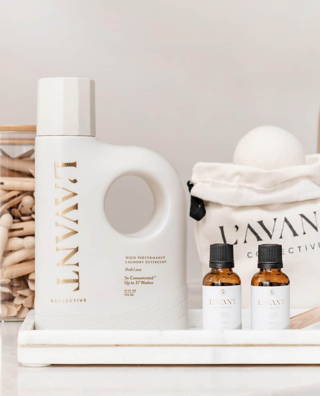 C.O. Bigelowさんのインスタグラム写真 - (C.O. BigelowInstagram)「Spring clean with @lavantcollective latest launch, L'AVANT laundry! 🧹🫧 This collection features scented detergent, unscented detergent, laundry oil, and dryer balls. 🧺 This eco-friendly line is formualted without bleach, dyes, phthalates, phosphates, or parabens to keep you and the planet safer! 😍🌍️」4月22日 2時01分 - cobigelow