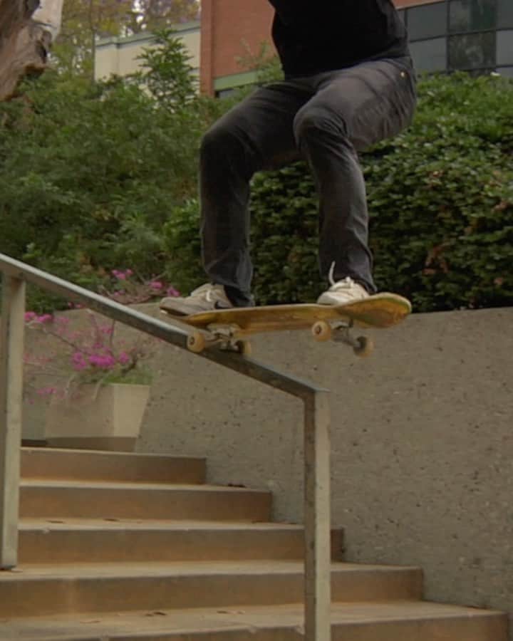 シェーン・オニールのインスタグラム：「Switch flip frontside 5-0 Filmed by @junktown」