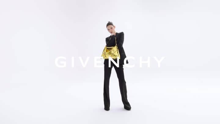 ミン・シーのインスタグラム：「@givenchy 🕶️ #givenchyvoyou #givenchyvoyoubag」