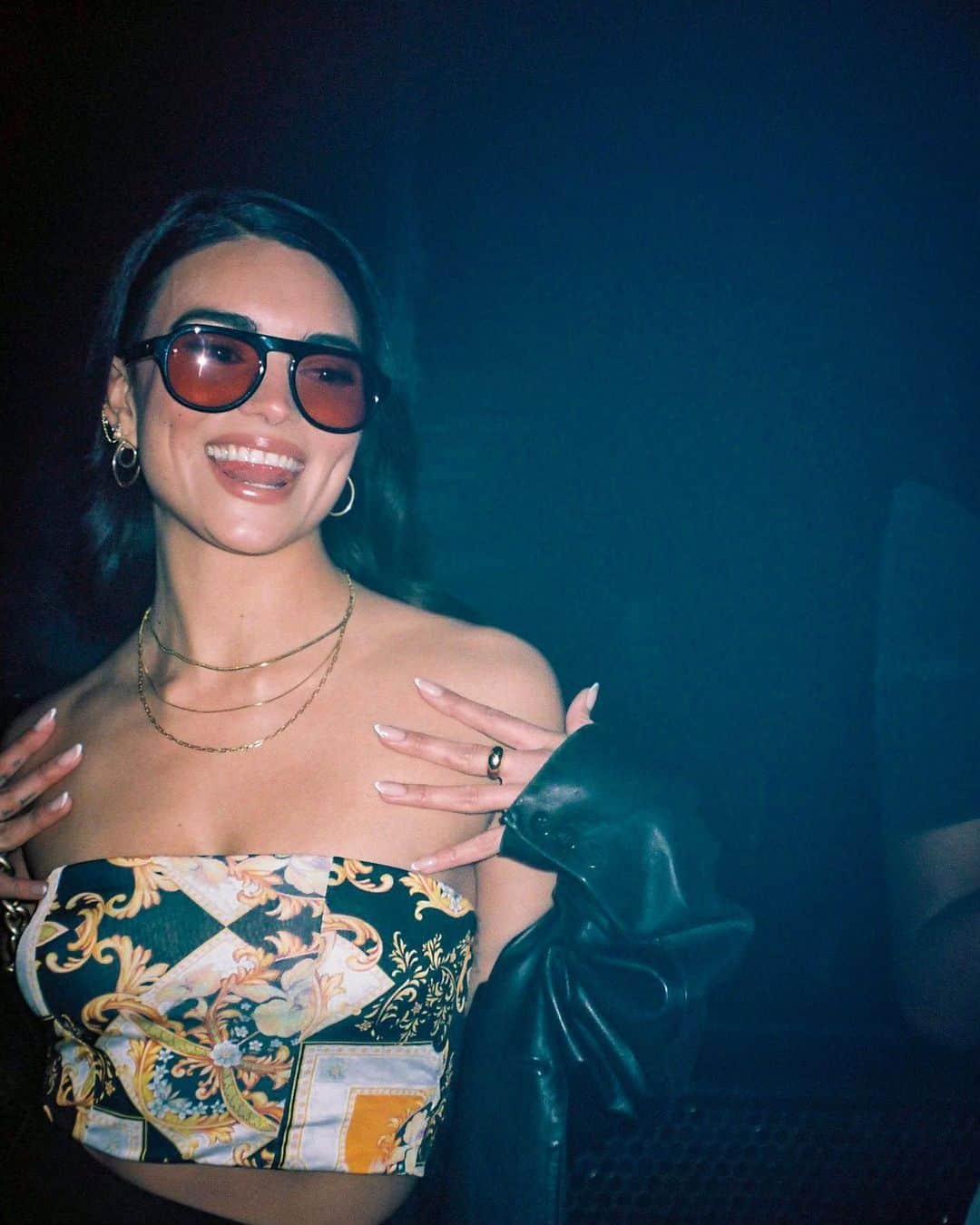 キラ・サントーロのインスタグラム：「It’s Friday I’m in love 📸」