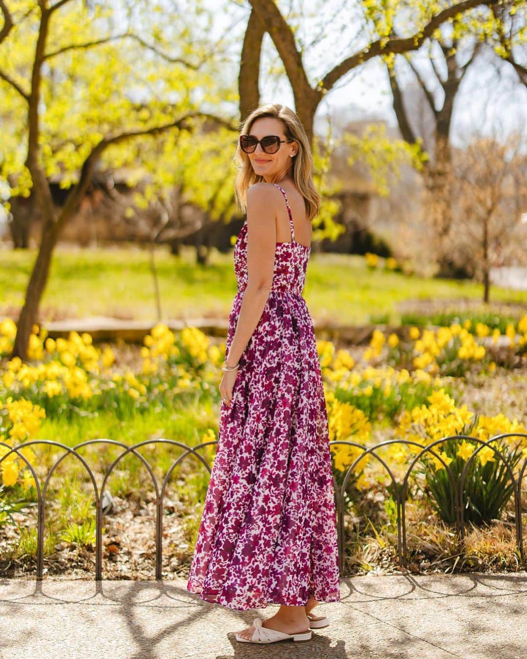 Anna Jane Wisniewskiのインスタグラム：「Spring is HERE (and we even got a little taste of summer, if I’m honest) and we’re finding all the best designer picks from @saksoff5th !  It’s so easy to ease into spring  with brands like Staud, Vince, Johanna Ortiz, up to 70% off! Right now, you can sign up for the OFF 5TH Rewards program (I’m a member and it’s FREE) and enjoy the exclusive offer - 25% OFF when spending $150+ with code REWARDS (4/21-4/25 3am EST)  #ad #SaksOFF5TH @collectivevoicehq」