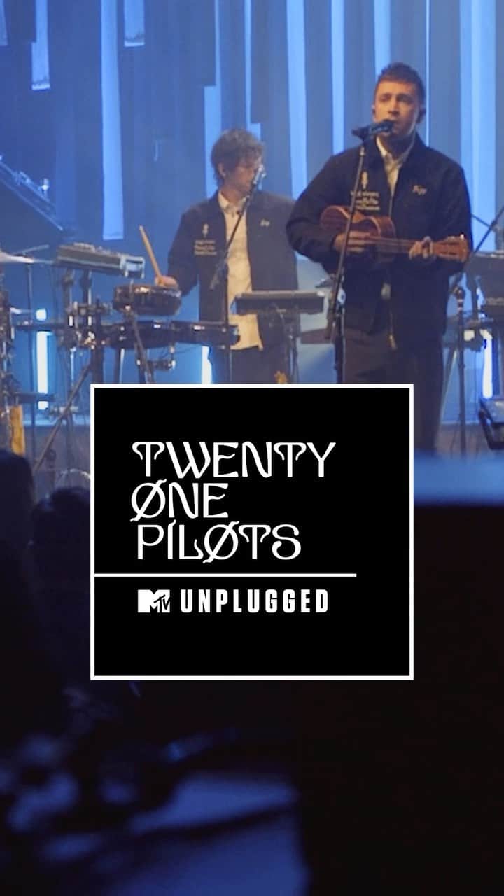Fueled By Ramenのインスタグラム：「Check out @twentyonepilots’ MTV Unplugged performance - available everywhere now! Link in stories.」