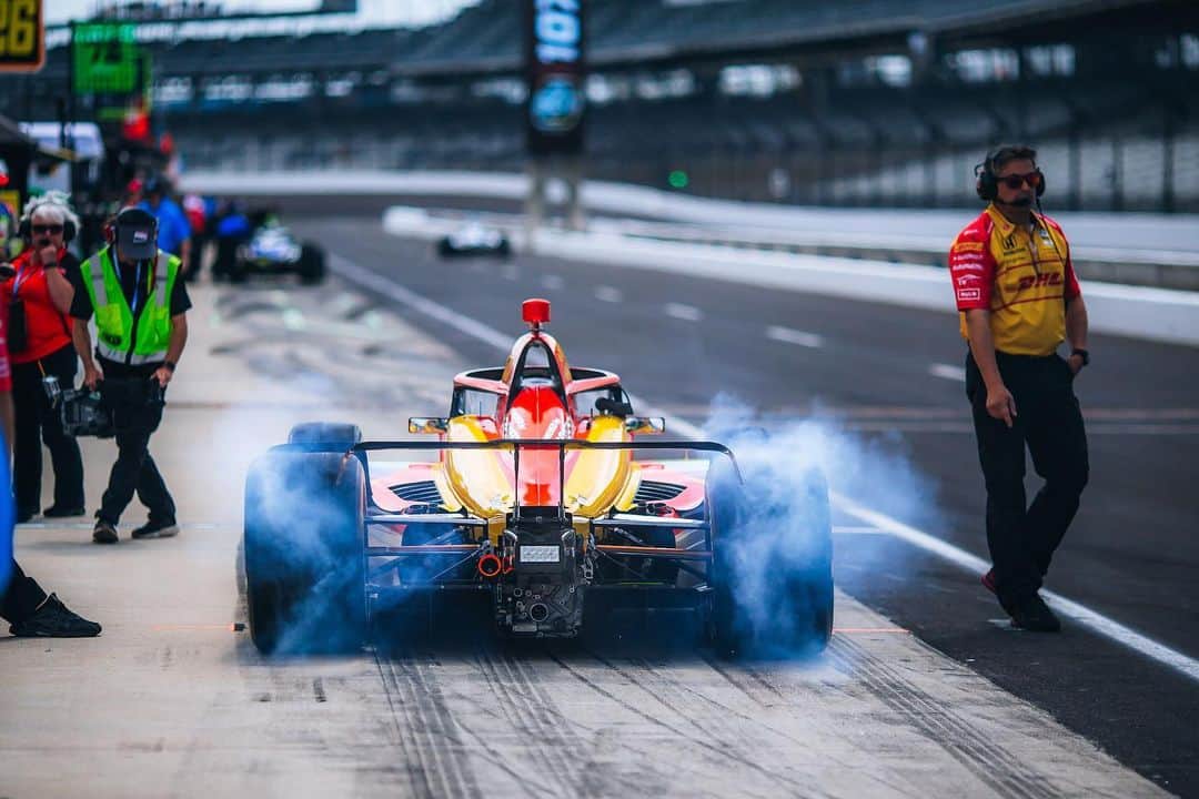 ロマン・グロージャンのインスタグラム：「Rain day means day 2 of the Indy 500 open test was canceled. We have a good base to start the month of May.  Full focus on Barber now」