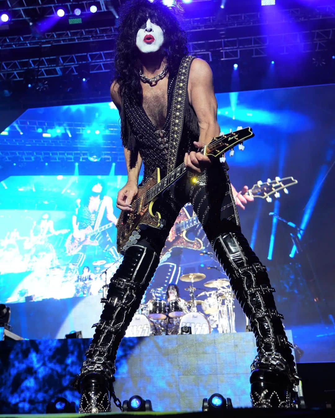 KISSのインスタグラム：「The Starchild! #BeloHorizonte  #EndOfTheRoadTour #KISS50  Photo: Keith Leroux」