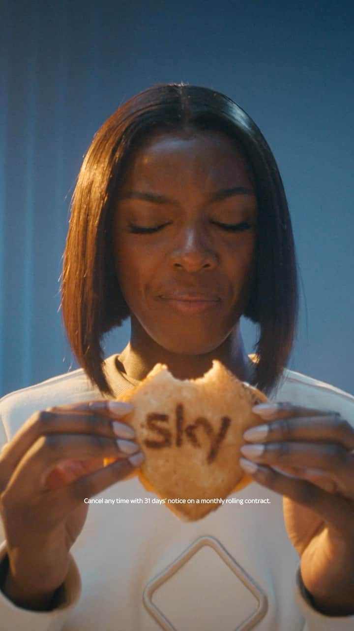 レオミー・アンダーソンのインスタグラム：「#AD Things have never been so simple with @skyuk and #SkyStream #SkyFamilyUK」