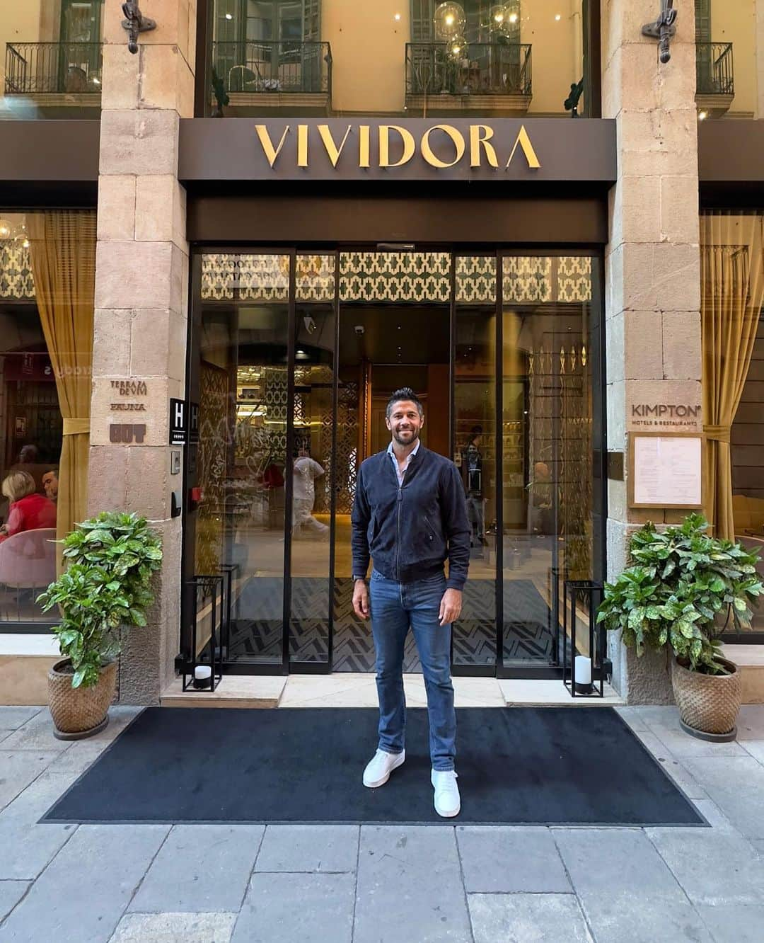 フェルナンド・ベルダスコのインスタグラム：「Gracias @kimptonvividora por hacernos sentir tan a gusto estos días con vosotros !! La hospitalidad que hemos recibido de todo el equipo ha sido increíble y ya tengo ganas de volver de nuevo 🙏🏽 #kimptonvividora」