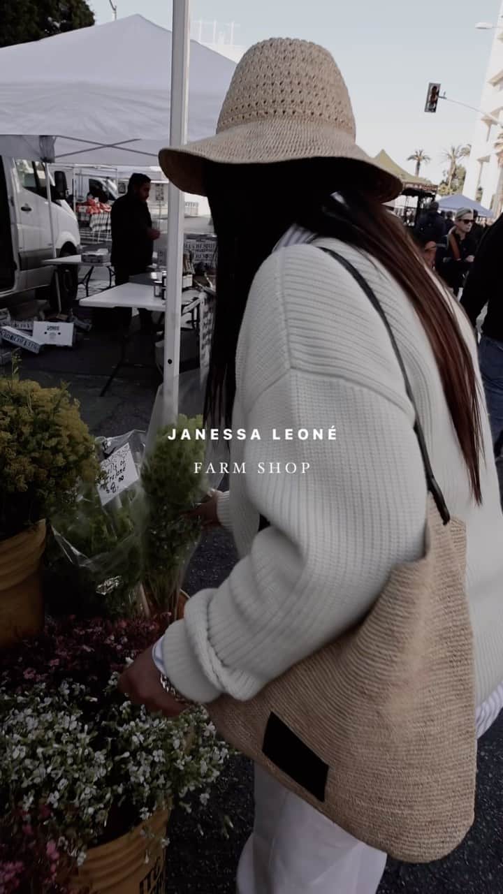 JanessaLeoneのインスタグラム：「This Saturday, in honor of Earth Day, we will be partnering with Apricot Lanes to offer a complimentary Farm Shop Market featuring regenerative produce, herbs, and lemonade at our Los Angeles store. Offer available with any in-store purchase.⁠」