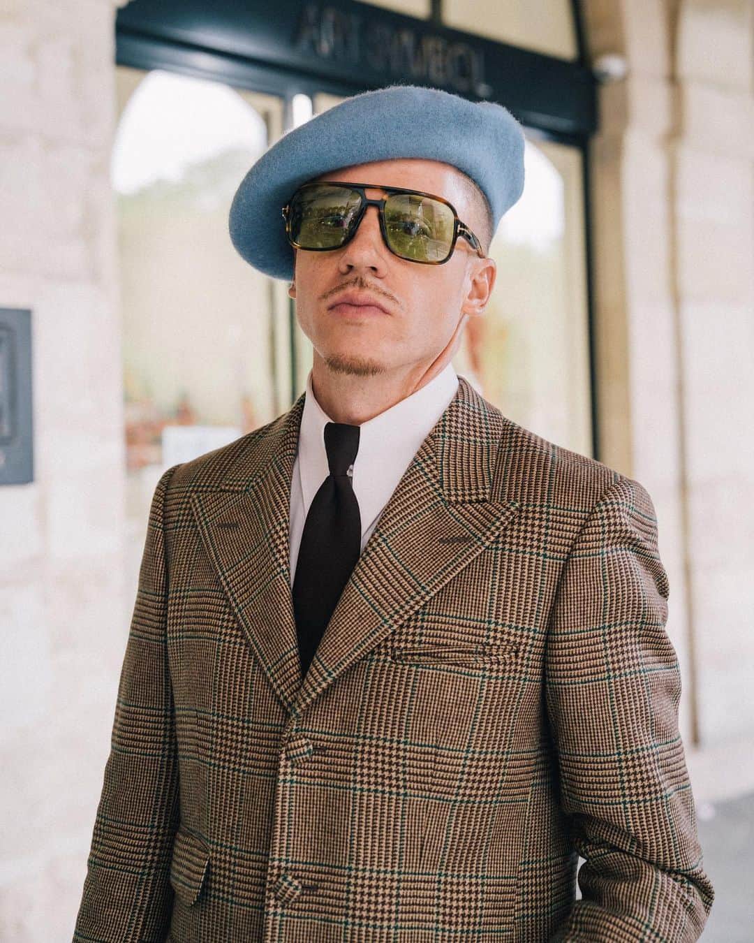 マックルモアーのインスタグラム：「Paris.  The fans.  I fall deeper and deeper in love with you every time.  Back to back sold out nights at The Zenith…Pure magic both nights.  The love in that room 🙌🏻🥹🇫🇷… Merci beaucoup 😘」
