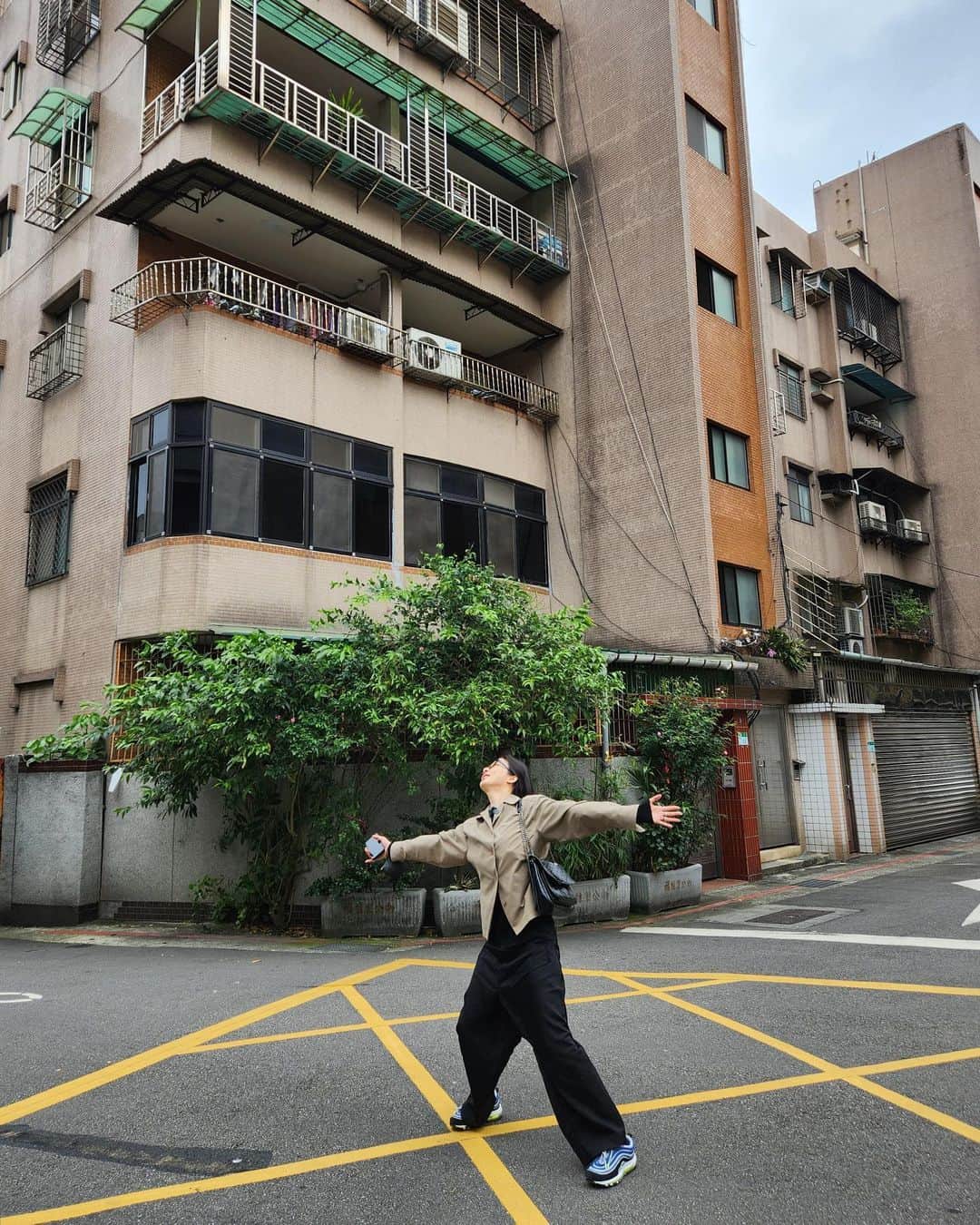 イ・チョンアさんのインスタグラム写真 - (イ・チョンアInstagram)「얼굴이 계속 피곤하지만  마음은 행복했던 음酒도락 여행  in #Taipei 🤍」4月22日 14時02分 - leechungah