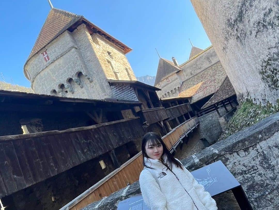 河辺愛菜さんのインスタグラム写真 - (河辺愛菜Instagram)「🇨🇭 どこ見てもめーっちゃ綺麗な景色だった〜‼︎ 楽しかったです‼︎☺︎」4月22日 14時45分 - mana.kawabe