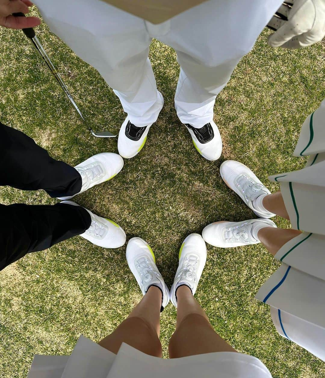 シン・ジフンさんのインスタグラム写真 - (シン・ジフンInstagram)「와이드앵글과 즐거운 라운딩⛳️  여러분도 와이드앵글과 함께 라운딩 즐겨보세용👋🏻   #광고 #WIDEANGLE #와이드앵글 #골프룩 #라운딩룩 #남성골프웨어 #골프웨어추천 #골프패션 #남성골프화 #골프화 #골프화추천 #봄라운딩 #필드룩 #와이드_인생샷」4月22日 14時53分 - sj_hooon