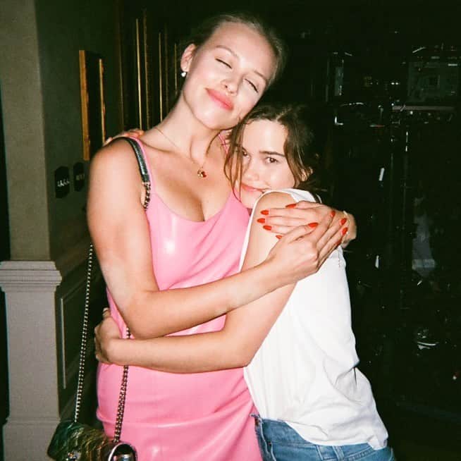 グレイシー・ドジーニーのインスタグラム：「hbd to my favorite legacy gal 🩸 lylas @sarahcatherine.hook」