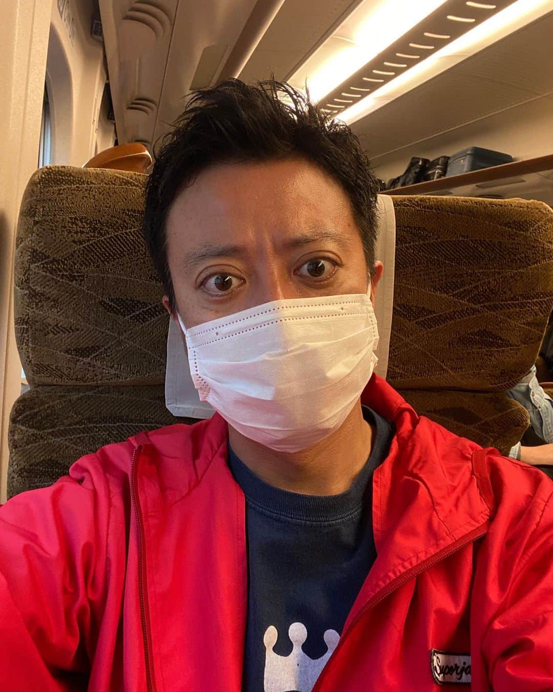 佐藤太一郎さんのインスタグラム写真 - (佐藤太一郎Instagram)「おはようございます。 今日は佐賀県で新喜劇。 いってきまーす。」4月22日 6時37分 - satotaichiro_shinkigeki