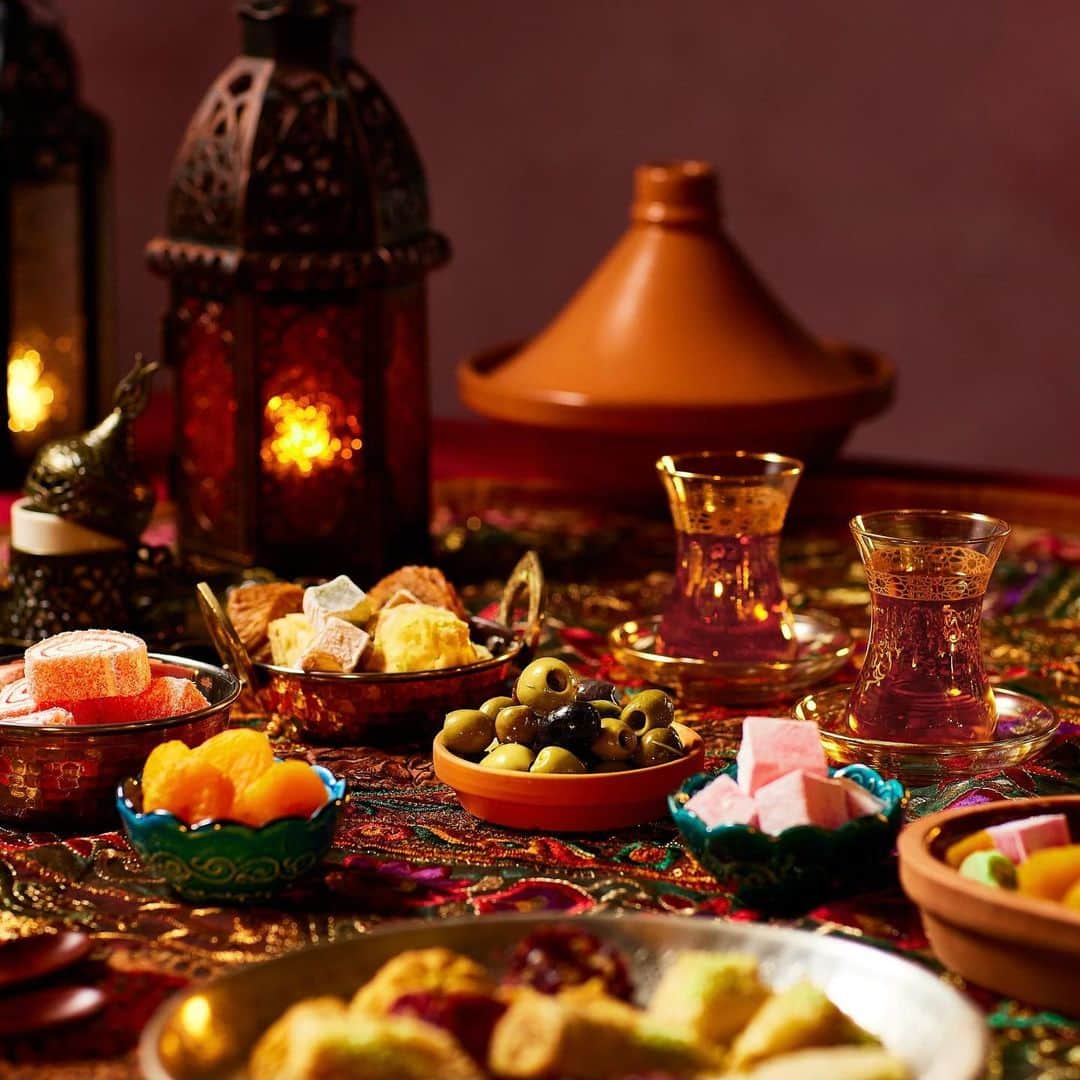 Saks Fifth Avenueのインスタグラム：「Saks wishes all who celebrate an #EidMubarak filled with peace, love and prosperity.」