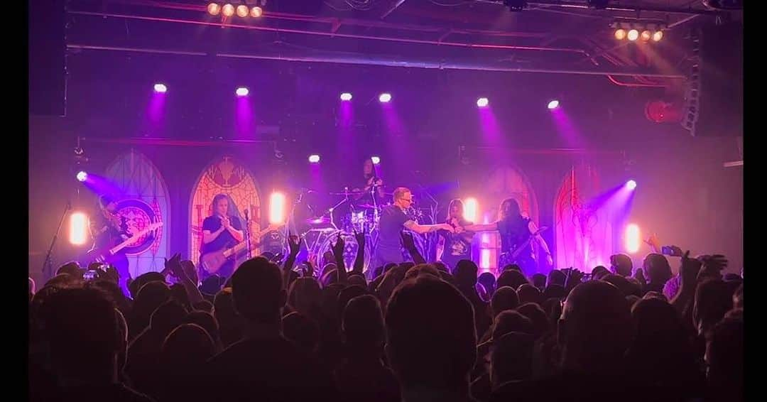 Queensrycheさんのインスタグラム写真 - (QueensrycheInstagram)「At the @bmoresoundstage feat. Matthew Barlow of @ashesofaresofficial 🤘 #queensryche #baltimore #dnatour #goodtimes #memoriesmade #friends #friendship #rychersrule #bestfans」4月22日 7時00分 - queensrycheofficial