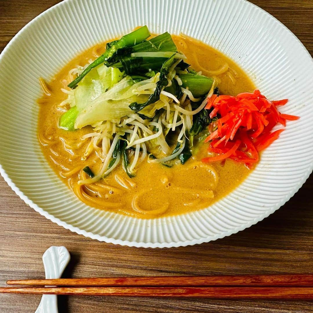 川原由維さんのインスタグラム写真 - (川原由維Instagram)「【ZENB麺🍝🍜】  最近のZENB麺レパートリー🍝  ☆鯖と菜の花 ☆ミートソースマメロニ ☆パッタイ　🥑乗せ ☆ミーゴレン ☆中華風 ☆味噌ラーメン ☆坦々麺  #zenb #タンパク質 #豆 #おうちごはん #cooking」4月22日 7時14分 - yui5520