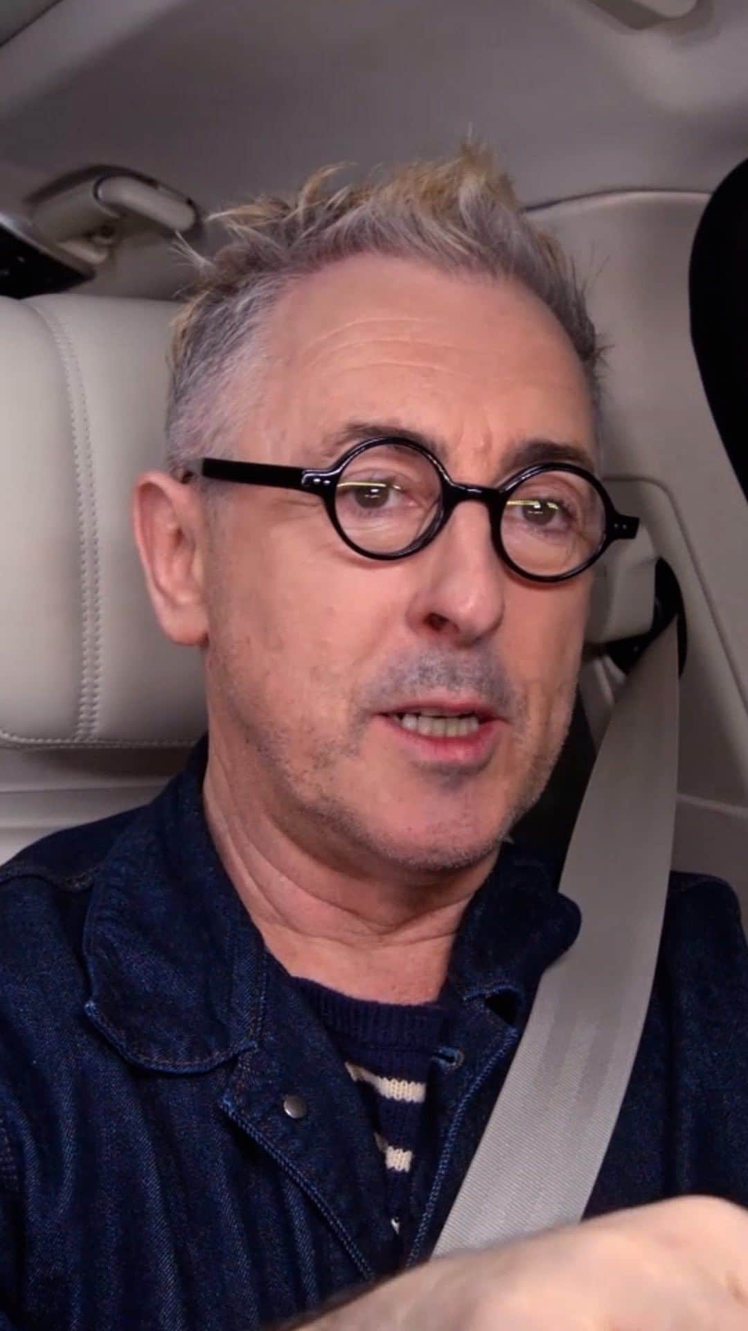 アラン・カミングのインスタグラム：「Mercury is officially in retrograde.」