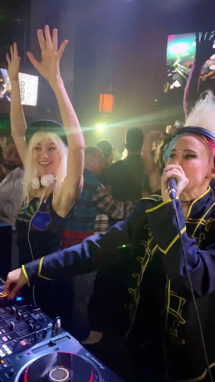 NERVOのインスタグラム：「@Nervomusic GIVING IT ALL 🔊🎶💞 as this dynamic EDM duo takes on the #E11EVEN decks   #11Miami #NERVO #NERVOfam #RatherBeAt11」