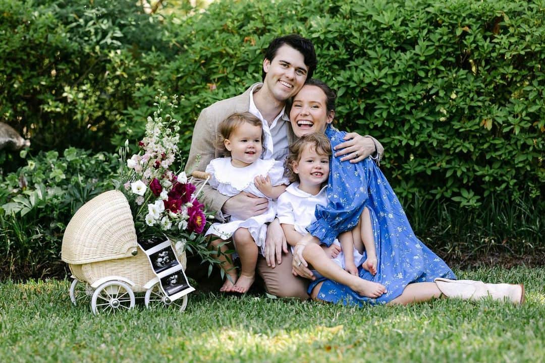 コリー・ロバートソンのインスタグラム：「Blessings upon blessings!! Another grand baby on the way 🤗🥰 @johnluke_robertson and @marykaterob we are so excited to add another sweet baby to the fam! We love y’all!!」