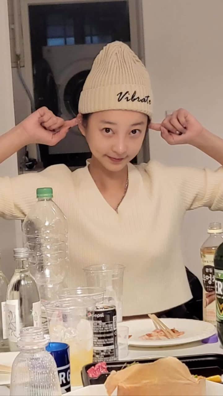 ヘリンのインスタグラム：「#철들지말자 #철들지말자그램🤑 흐흐흐흐흐흐흫」