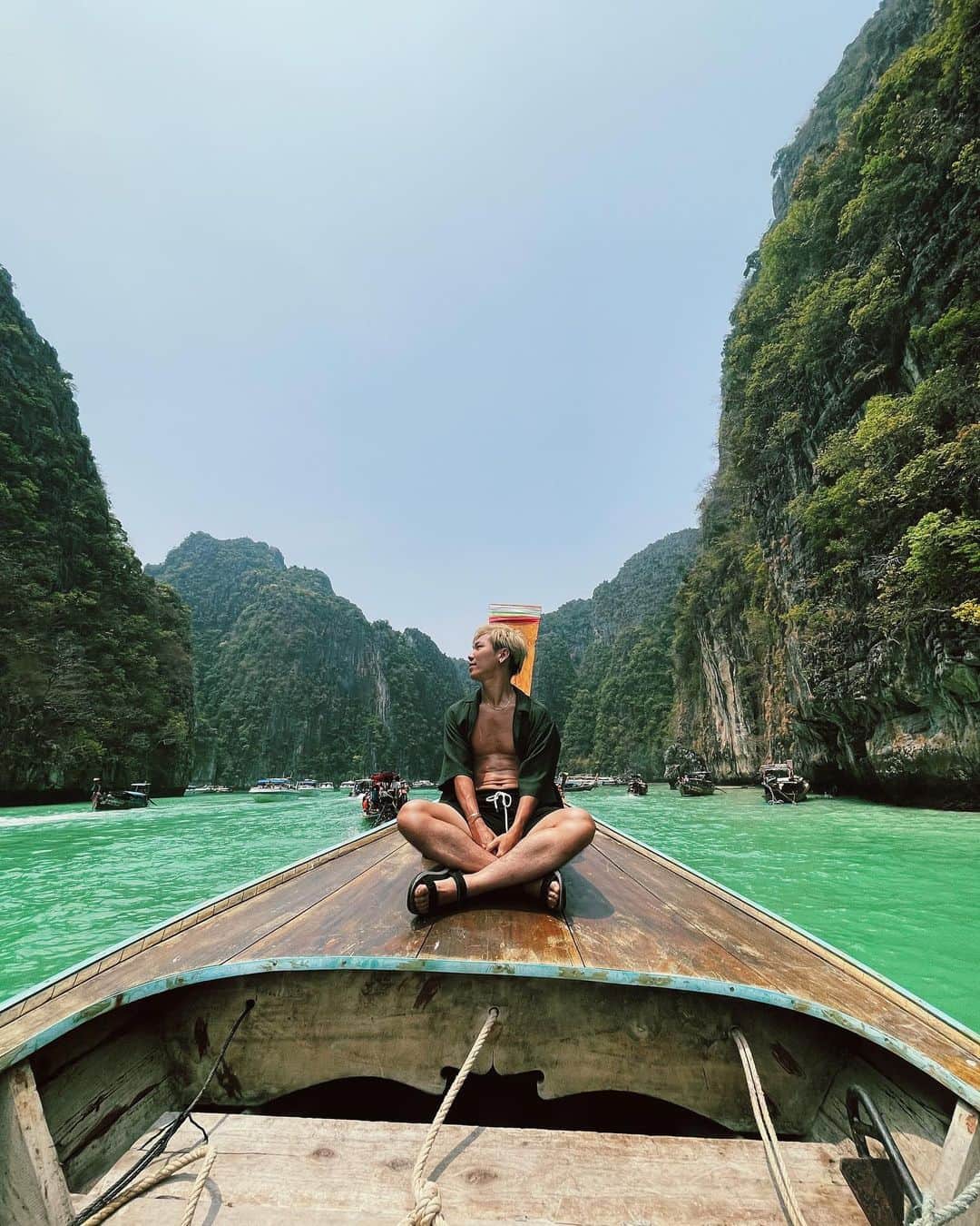 有働真帆のインスタグラム：「Much needed vacation time in Thailand✨😌🇹🇭🌊 #thailand #mayabay #phiphiisland #Krabi」