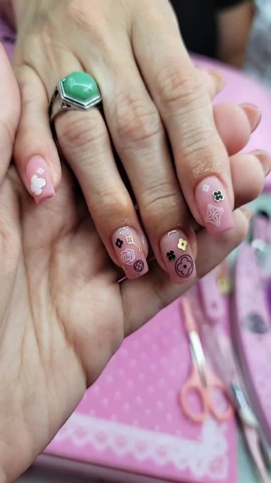 Max Estradaのインスタグラム：「Enailcouture.com 30% off promo code: spring30 Enailcouture.com new 123go bubble gum gel,  solid glue gel♡ vegan and Hypoallergenic.  Made in America 🇺🇸The moment so many have been waiting for is finally here! Enailcouture.com 123go maximum square is the longest flat boxy square pre made full coverage gel nail in the game. We also dropped xs sculpture square and magical ice hologram stickers☆Enailcouture.com 123go 5XL Coffin nails are the longest full coverage pre made gel nails in the world. They are EVERYTHING, made in America.Enailcouture.com new product drop ♡!~ 123go diy gel and our new charm nail stickers 😍Enailcouture.com made in American ♡!~Enailcouture.com 123go pre made gel nails are the game changer !~ perfect nails every time with no smells or dust!~ long lasting and easy removal , made in America! Enailcouture.com  #ネイル #nailpolish #nailswag #nailaddict #nailfashion #nailartheaven #nails2inspire #nailsofinstagram #instanails #naillife #nailporn #gelnails #gelpolish #stilettonails #nailaddict #nail #💅🏻 #nailtech#nailsonfleek #nailartwow #네일아트 #nails #nailart #notd #makeup #젤네일  #glamnails #nailcolor  #nailsalon #nailsdid #nailsoftheday Enailcouture.com」