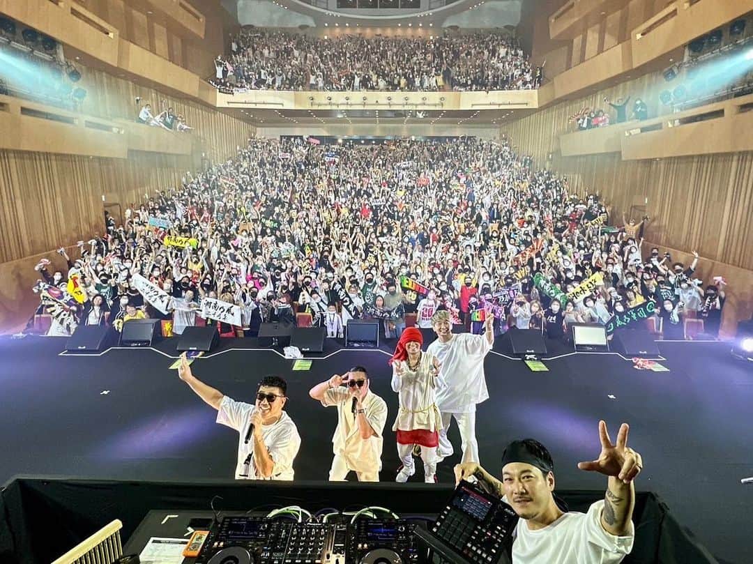 RED RICEのインスタグラム：「静岡公演楽しかった😎👍 明日の名古屋も楽しみだ‼️ 🔥🔥🔥🔥🔥🔥🔥🔥  #湘南乃風 #20周年ツアー  #風伝説 #わっしょい」