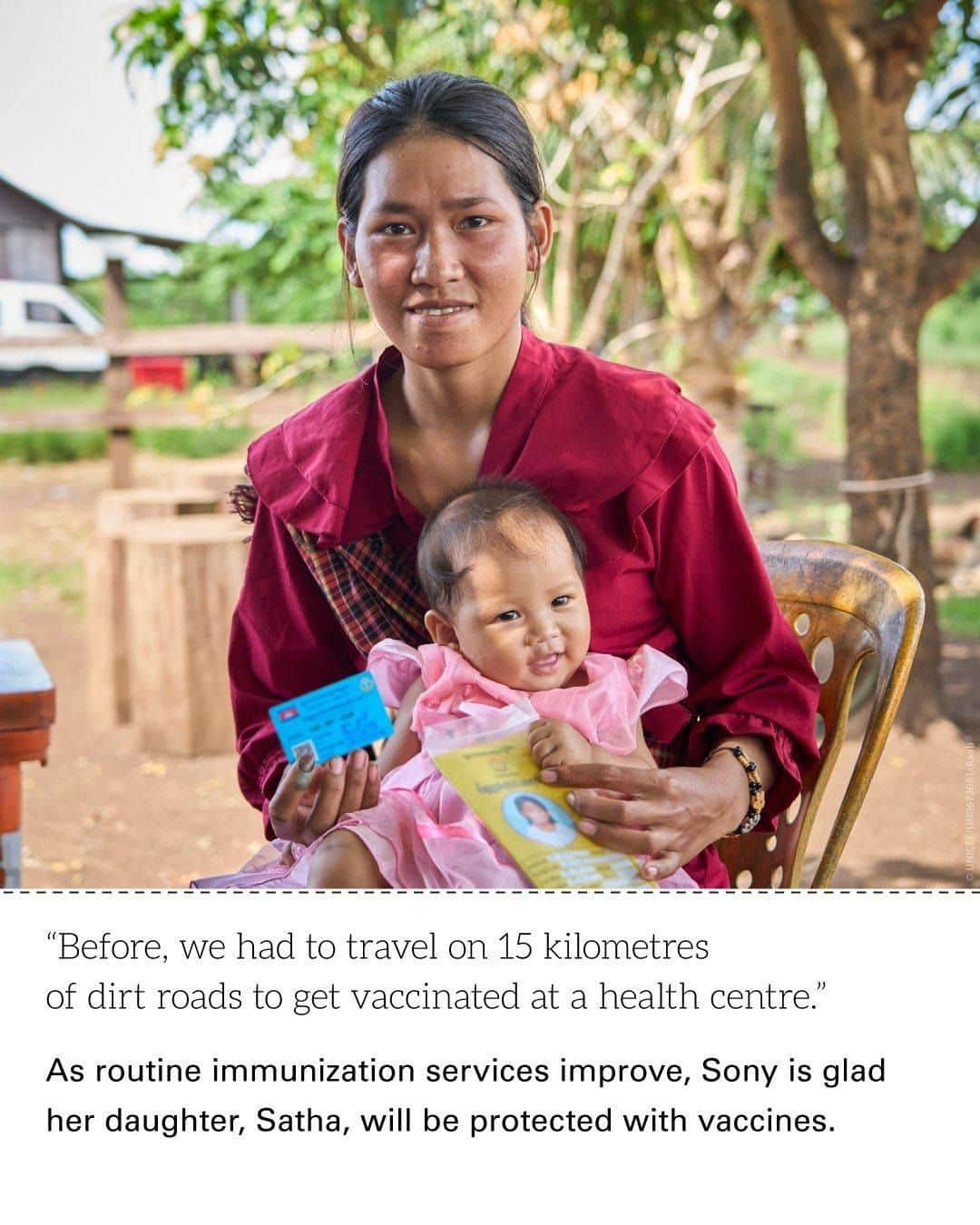 unicefさんのインスタグラム写真 - (unicefInstagram)「A healthy future for Satha is in sight!  In Cambodia, baby Satha received her routine vaccinations just outside her home. Her mother and grandmother received their COVID-19 booster shots too!  UNICEF and partners support health workers who visit families like Satha’s to protect them against many diseases including polio and measles.  Vaccines, #ForEveryChild  © UNICEF/Cambodia」4月22日 9時00分 - unicef