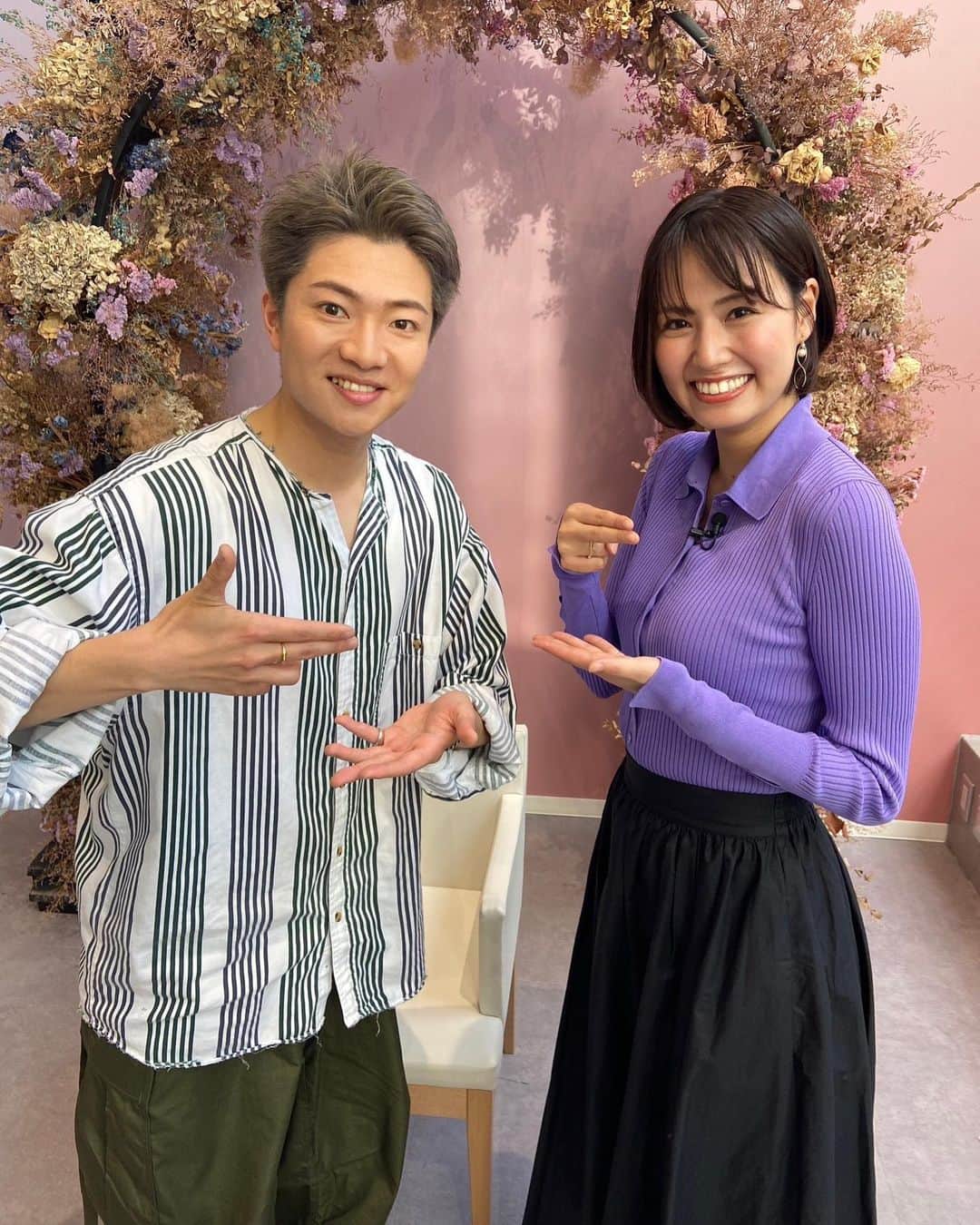 のインスタグラム：「・  しょうきとあやぼー。  昔から応援してくれとる方には、懐かしい！！って思ってもらえるかもしれんね。🤭✨  ・  10代の時5年くらいずっと一緒に番組をやっとった、友達というか、同級生というか、本当に嬉しい再会が出来ました😭  ・  私がレギュラー番組を持てて、そのゲストとしてしょうきが来てくれて、、本当に頑張ってきてよかったって『ふっ。』といい意味で後ろを振り返れる日でした☺️  ・  相変わらず面白くていいやつやった！！笑 やけん、ファンの方々も本当に温かい人達ばかりで素敵やったなぁ✨  ・  何年ぶりに会ったとかな？ 7.8年ぶり？ Rの法則の雛壇に座っとった頃と同じ声のボリュームになってしまった🤣🤣  声のボリュームが本当に懐かしかったw  ・  今本当に努力して、周りの方々を大切にしとるしょうきをリスペクトしとるし、また共演出来るように頑張ろうと思った！ ありがとうしょうき！！  ・  そんな諸星翔希さんをゲストにお迎えした回は5月？頃放送するのでワクワクしてお待ち下さい🙏  RKB『コモンセンス〜常識を疑え』毎週火曜日25:28〜  宜しくお願いします☺️♡」