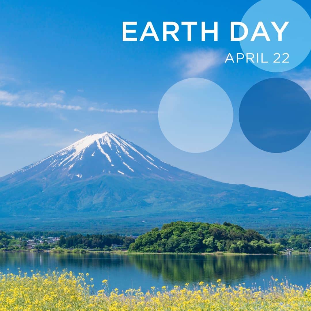 BRITA Japanのインスタグラム：「4月22日はEARTH DAY 地球環境について考える日として提案された記念日です。  地球環境を守る取り組みのひとつ、ブリタのグリーンプロジェクトの一環として2007年から継続して行う育林活動「富士山の森再生プロジェクト」 2023年4月8日 (土) にブリタクラブ会員さまとブリタ社員、プロジェクトをずっと一緒に取り組んでいるNPO法人どんぐりの会、総勢34名で実施されました。  今年もブナ、ホオ、ミズナラなど広葉樹の苗木を約100本植樹することができました！さらに、今回は以前植えた苗木の育つ姿も見られ、私たちの活動がしっかりと未来を作っていることを確認することができました。  これからもおいしい水の未来を作る取り組みを続けていきたいと思います。」