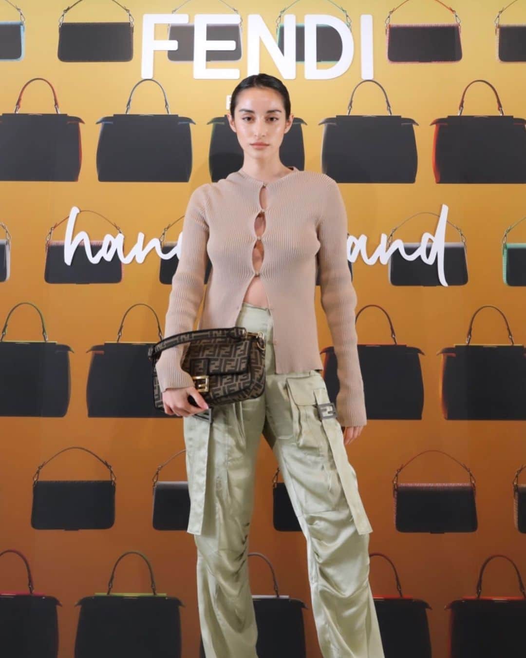 国木田彩良のインスタグラム：「Italy in Tokyo  #FendiHandinHand  @FENDI  #FendiBaguette #FendiPeekaboo  #fendi  #PR」