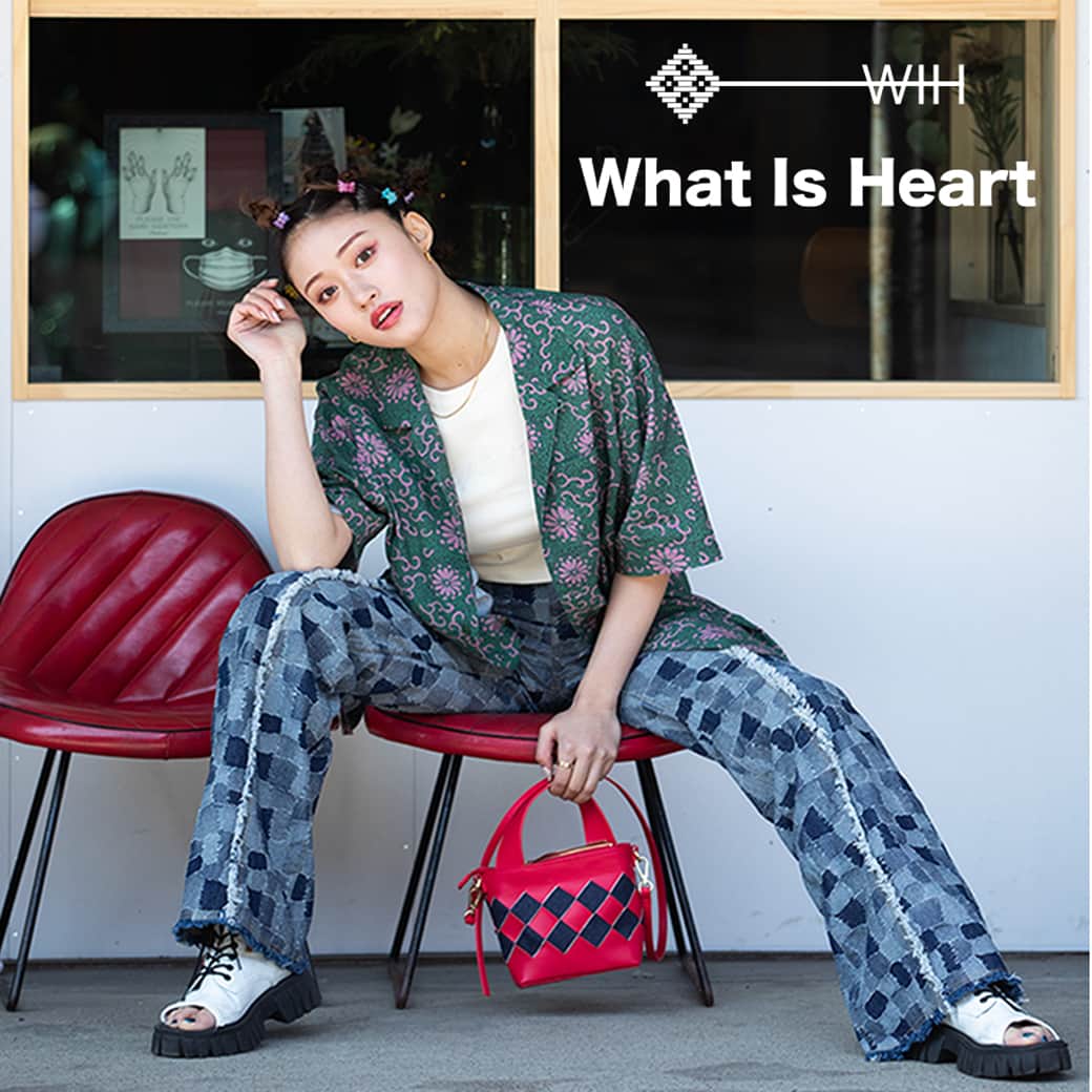 Right-onさんのインスタグラム写真 - (Right-onInstagram)「『What Is Heart』のアイテムを一点お買い上げごとに、 What Is Heartのロゴと王林さんのサインがデザインされたオリジナルバックをプレゼント💛 ※数量限定、なくなり次第終了です。  @wih.official  @ourin_ringoooo   ▼こちら https://right-on.co.jp/feature/wih  #王林 #WhatIsHeart #わいは #青森 #ライトオン」4月22日 10時01分 - righton_pr