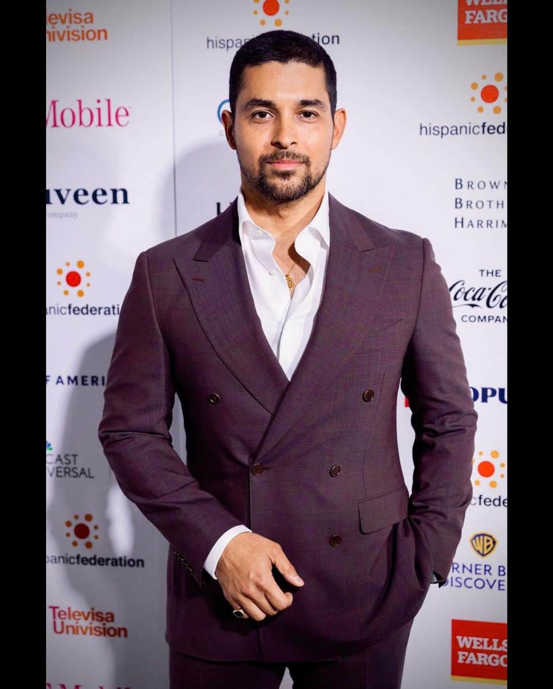 ウィルマー・バルデラマのインスタグラム：「#HispanicFederation  Last night’s fit Suit: @canali  Stylist: @Slimecityangels Makeup/Hair: @nicoleellemakeup」