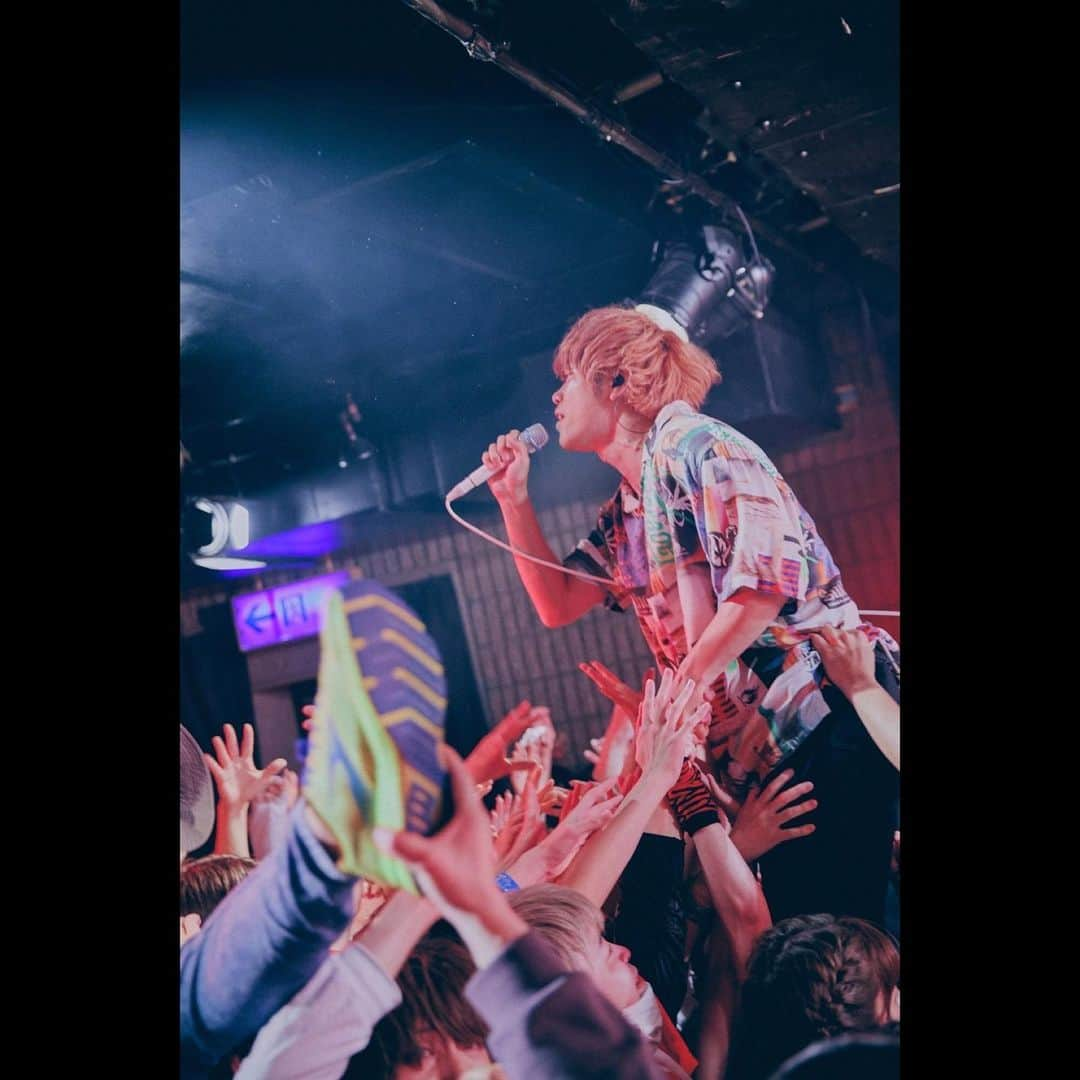 寺中友将さんのインスタグラム写真 - (寺中友将Instagram)「4/21 熊谷HEAVEN’S ROCK  どんどん進んでくぞ〜 ライブハウスで待ってるぞ〜  Photo by @sotarogoto」4月22日 10時18分 - teranakatomomasa