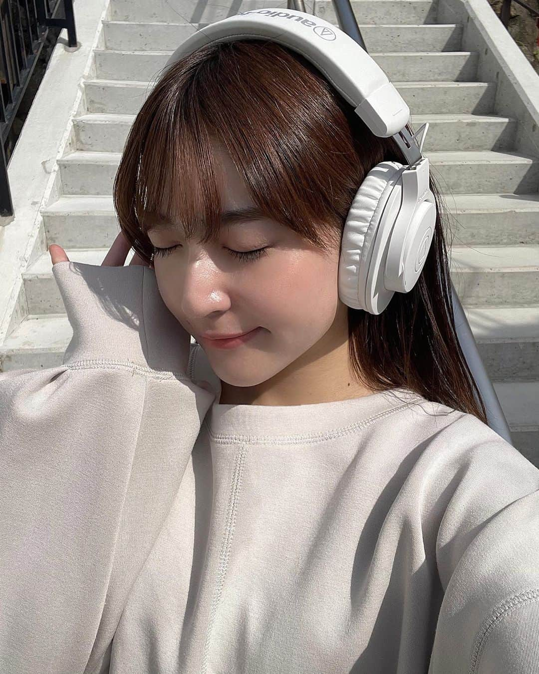 山崎亜美瑠さんのインスタグラム写真 - (山崎亜美瑠Instagram)「🎧 . #audiotechnica #ヘッドホン #ヘッドホンコーデ」4月22日 10時55分 - amiru__7