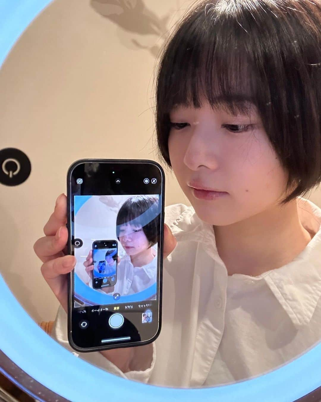 りりか（RiRiKA）のインスタグラム：「やってみたかったやつ。おはようございます📱 #inlivingjp #inliving」