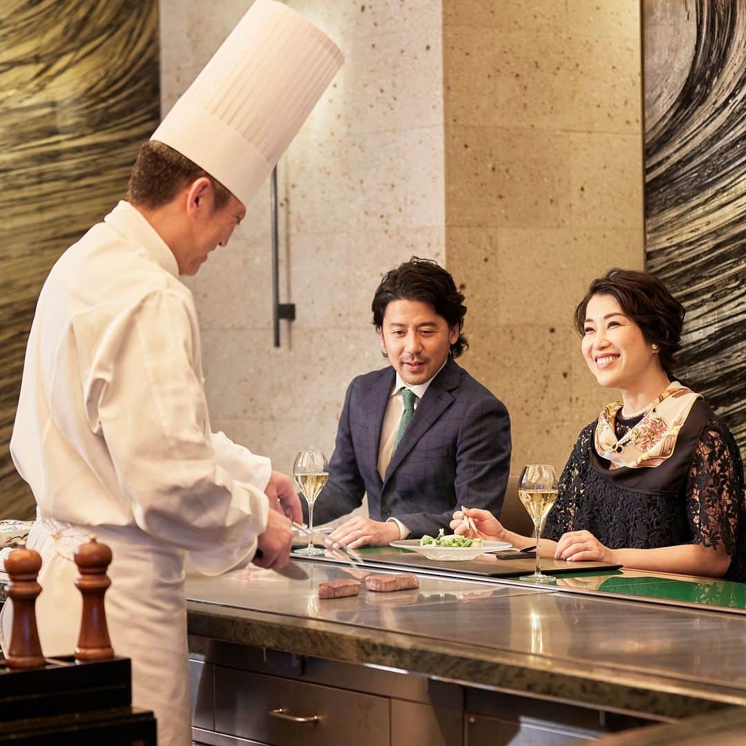 Imperialhotel_jp_帝国ホテル 公式さんのインスタグラム写真 - (Imperialhotel_jp_帝国ホテル 公式Instagram)「.  ～大切な方との特別な時間を帝国ホテルで過ごしませんか～ レストランでのお食事、バーで思い出のカクテル、ゆったりとした客室で過ごすひと時。 帝国ホテルには、長きにわたり受け継がれてきた“おもてなしの心”が演出する特別な空間があります。 たまにはお二人で、特別なひとときをお過ごしになりませんか？  #japan #tokyo #hotel #東京 #銀座 #ginza #ホテル #日比谷 #帝国ホテル #hibiya #travellermade #imperialhotel #美味しい #グルメ #おいしい #美食 #観光 #グルメ好きな人と繋がりたい #東京グルメ #記念日 #レストラン #美味しいもの好きな人と繋がりたい #よい夫婦の日」4月22日 11時00分 - imperialhotel_jp_official